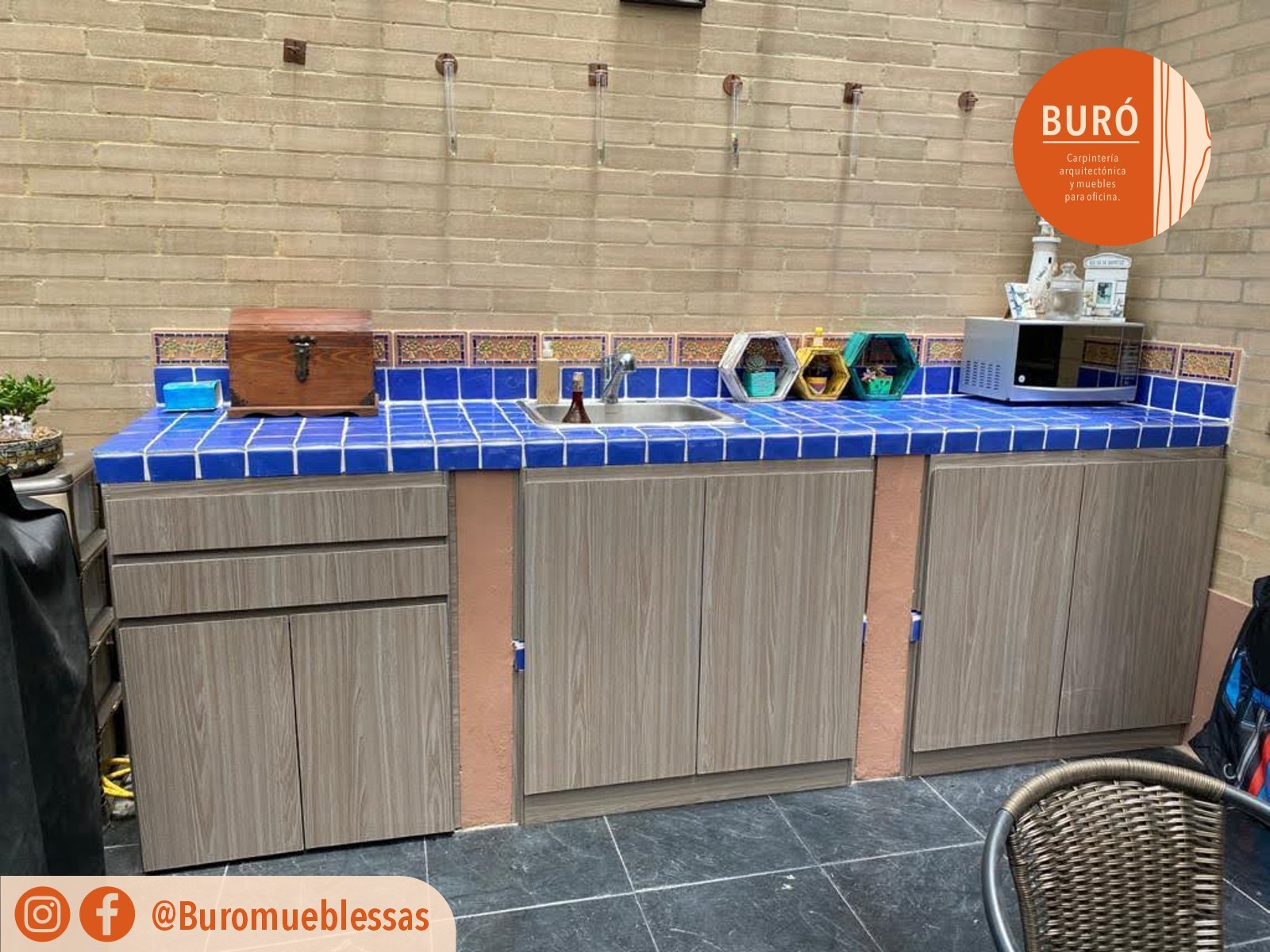 Cocina entre muro bajo 0.0.jpg